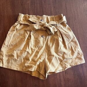 YELLOW HIGH-WAISTED SHORTS💛